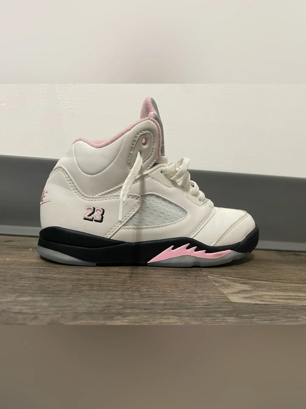 Jordan 5 retro White & Pink kids (girls) High-Top Sneakers size 2.5